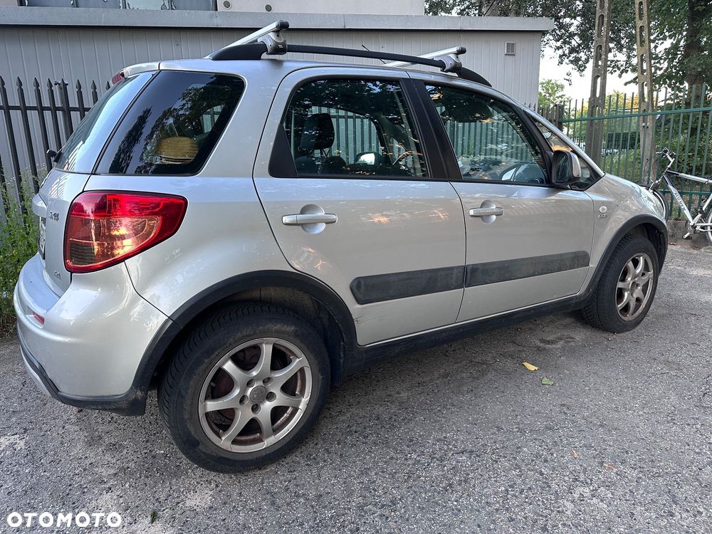Suzuki SX4 2.0 DDiS Comfort 4WD - 2