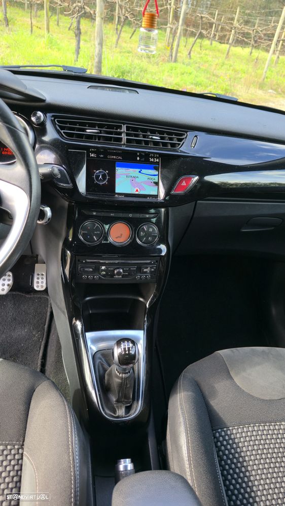 Citroën DS3 1.6 e-HDi So Chic - 11