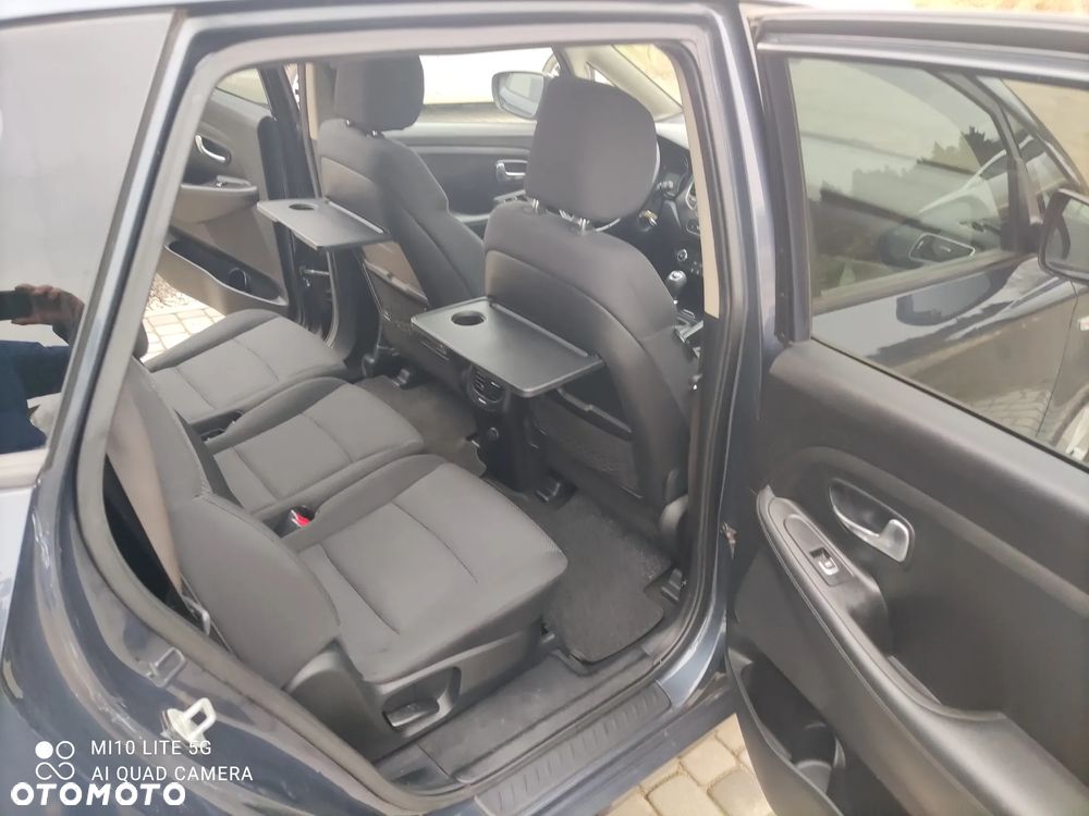 Kia Carens 1.7 CRDi 115 Dream Team Edition - 24