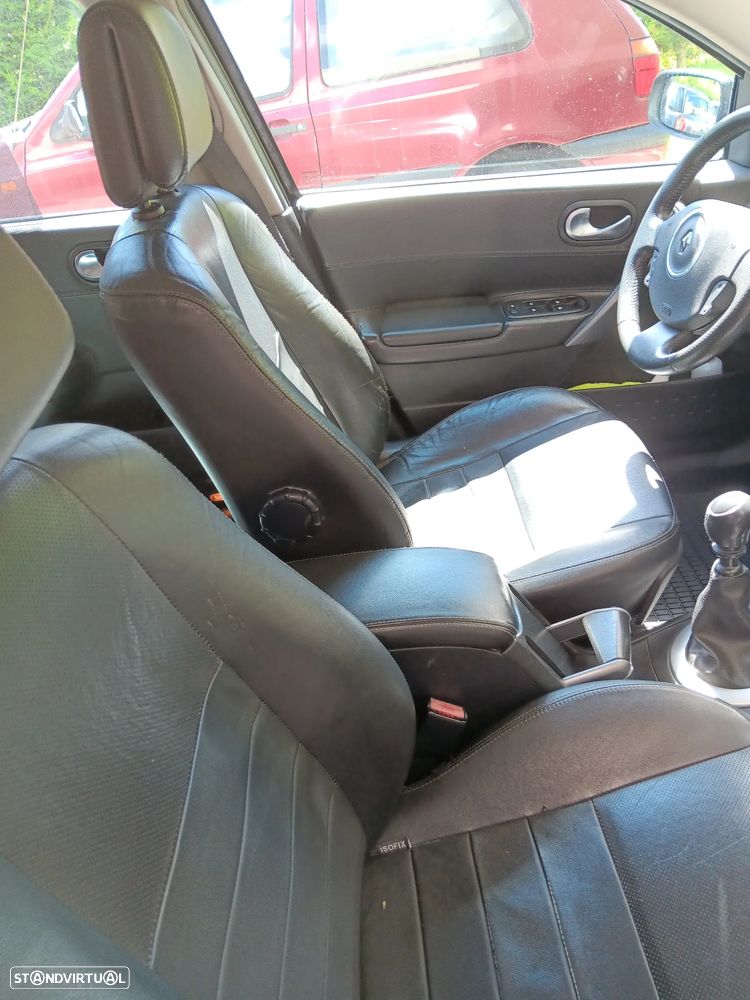 Renault Mégane Break 1.5 dCi Dynamique Luxe - 2