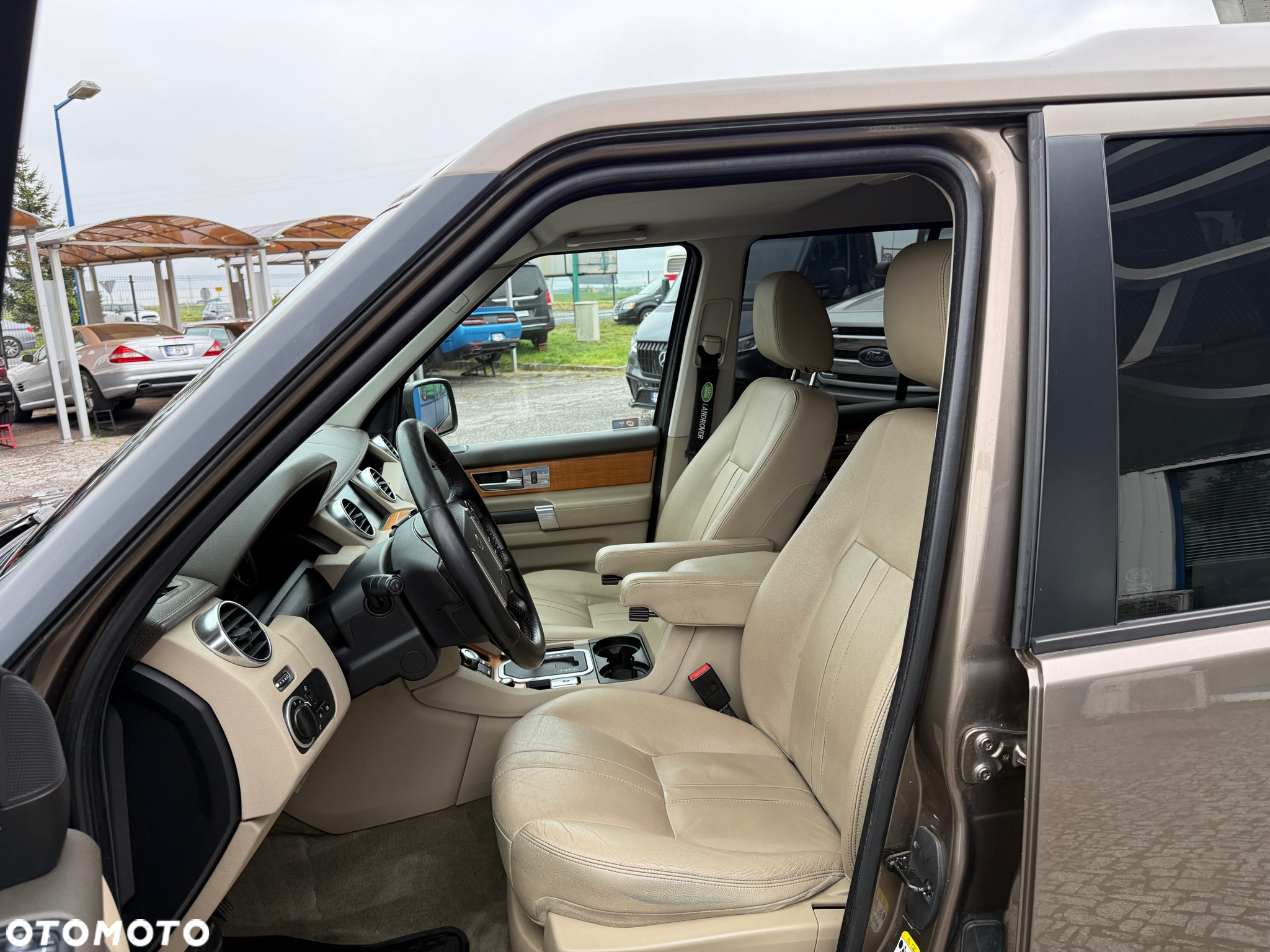 Land Rover Discovery IV 3.0D V6 HSE - 12