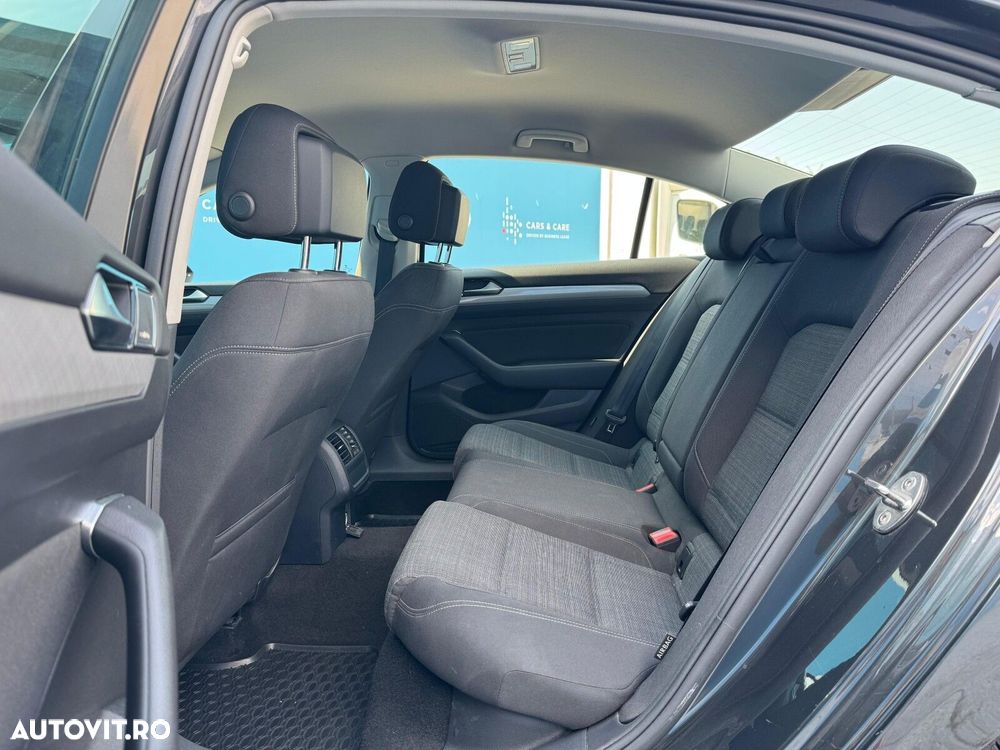 Volkswagen Passat 2.0 TDI DSG Comfortline - 9