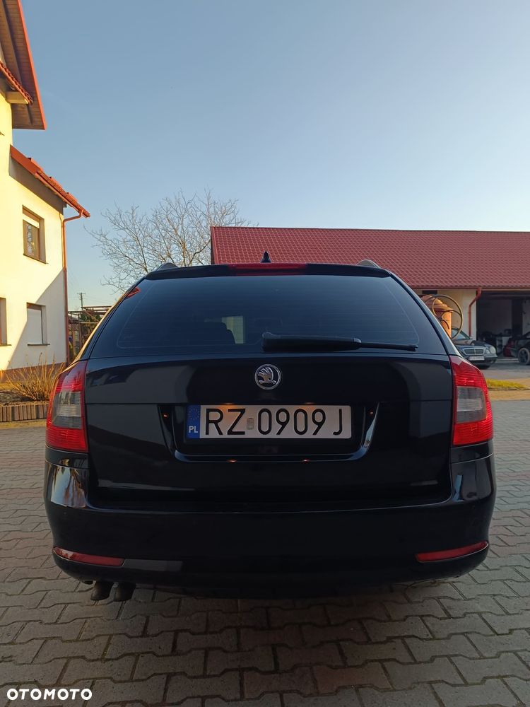 Skoda Octavia 2.0 TDI DPF Ambiente - 25