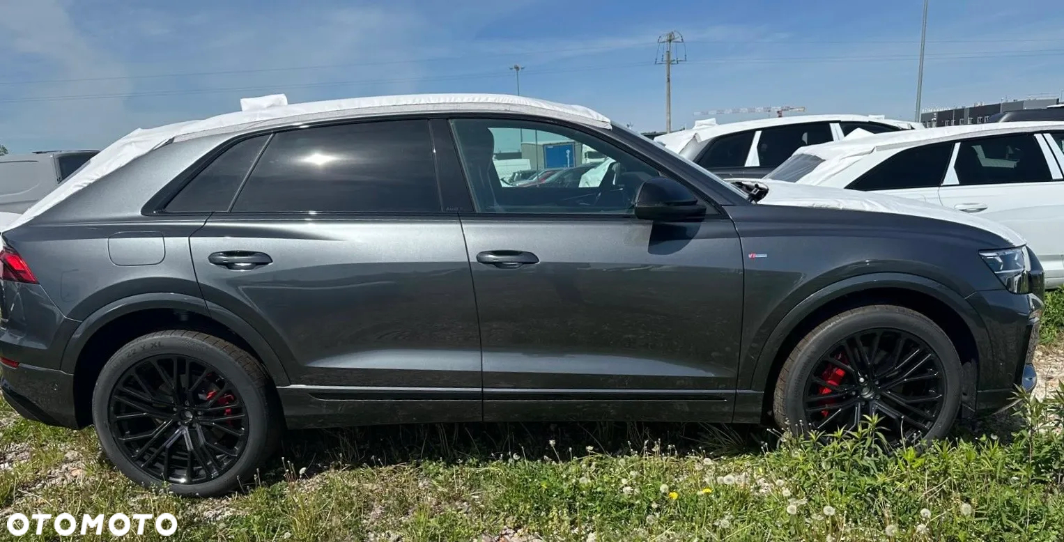 Audi Q8 - 10