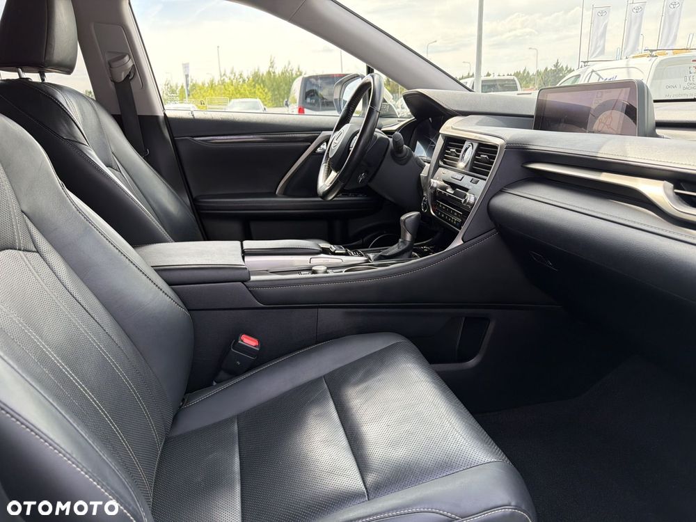 Lexus RX - 9