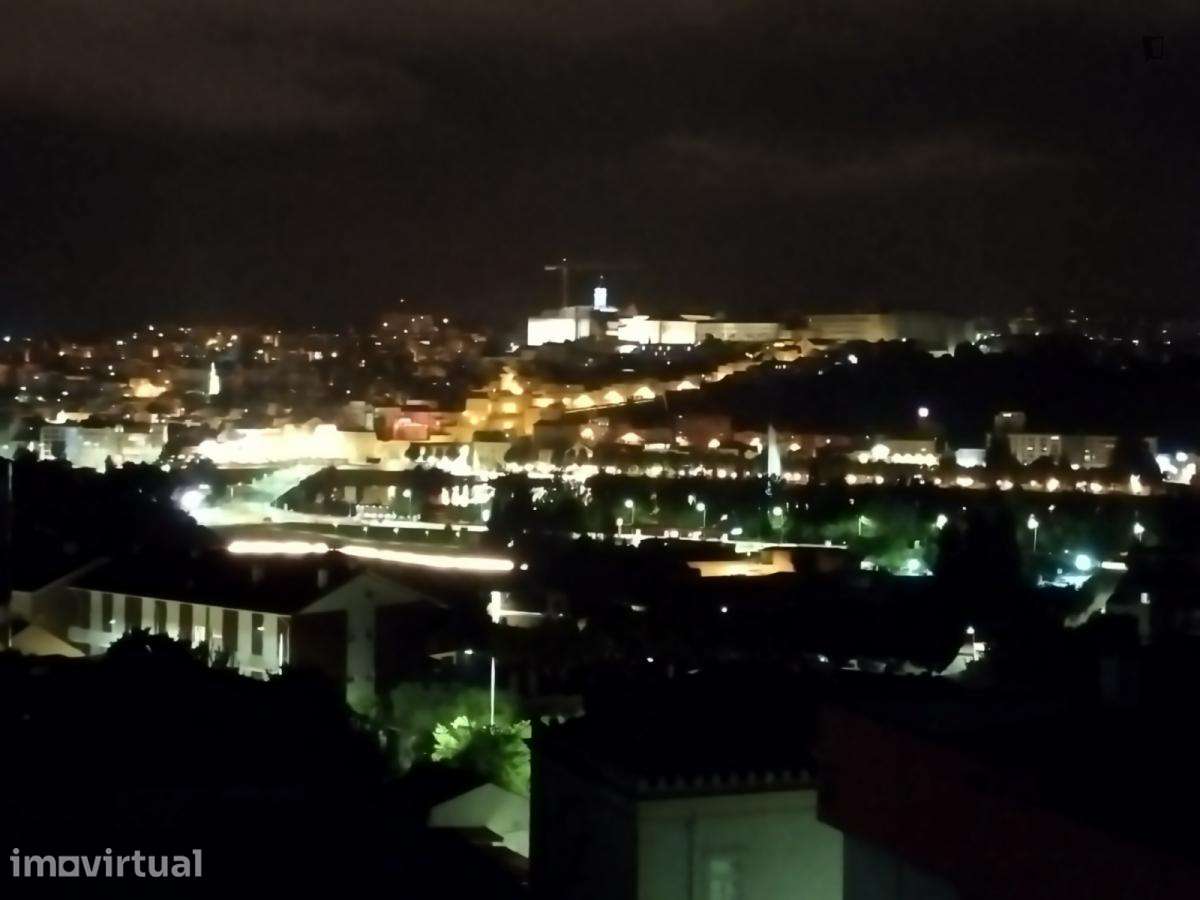 Quarto - localizado em Alta de Santa Clara Coimbra - Grande imagem: 4/10