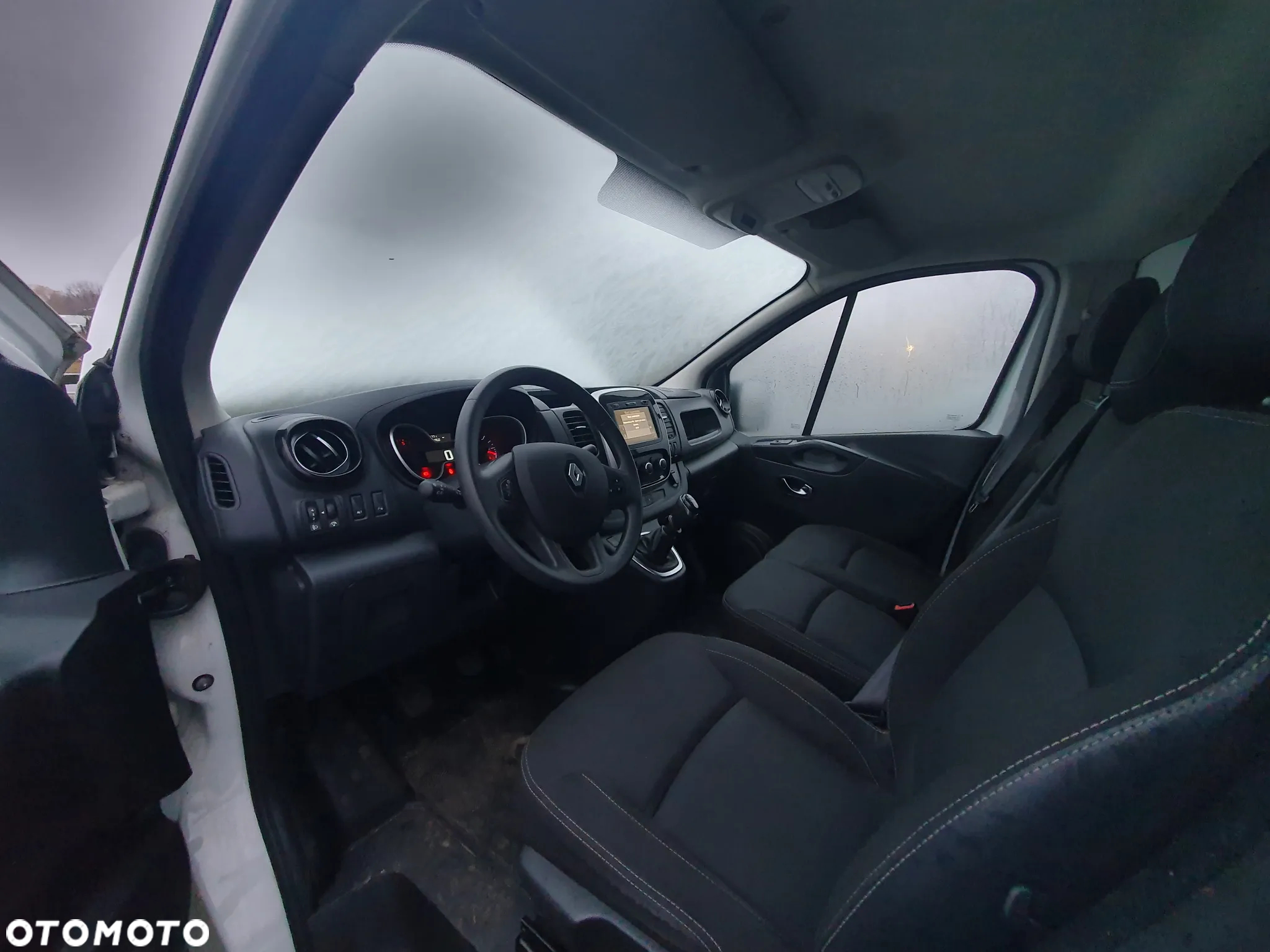 Renault TRAFIC - 8