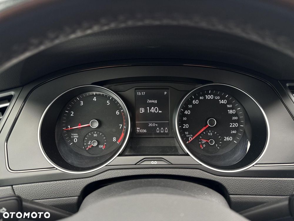 Volkswagen Passat - 14