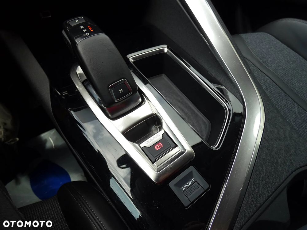 Peugeot 5008 1.5 BlueHDi Allure S&S EAT8 - 34
