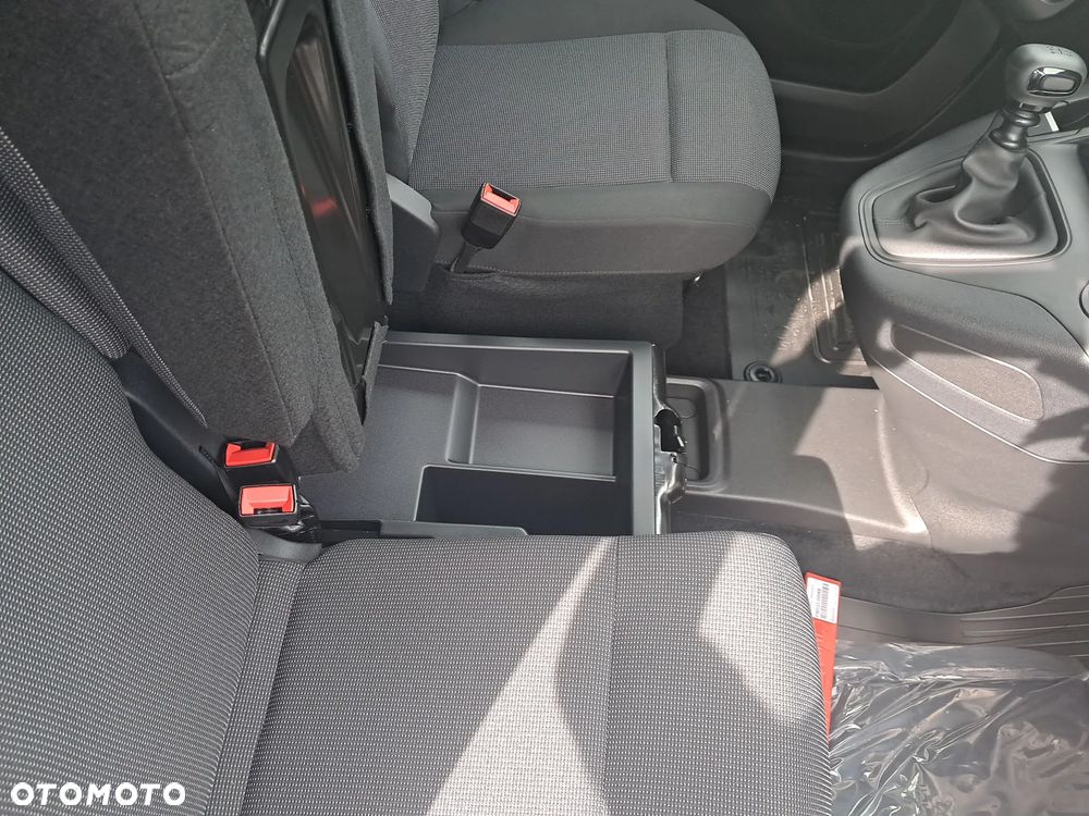 Toyota Proace city - 19