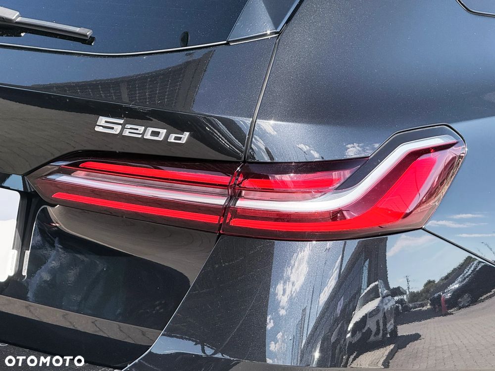 BMW Seria 5 520d xDrive - 11