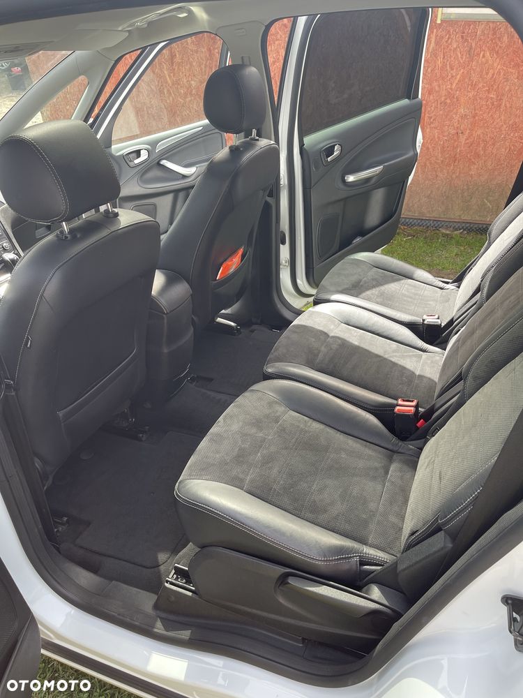Ford S-Max - 8