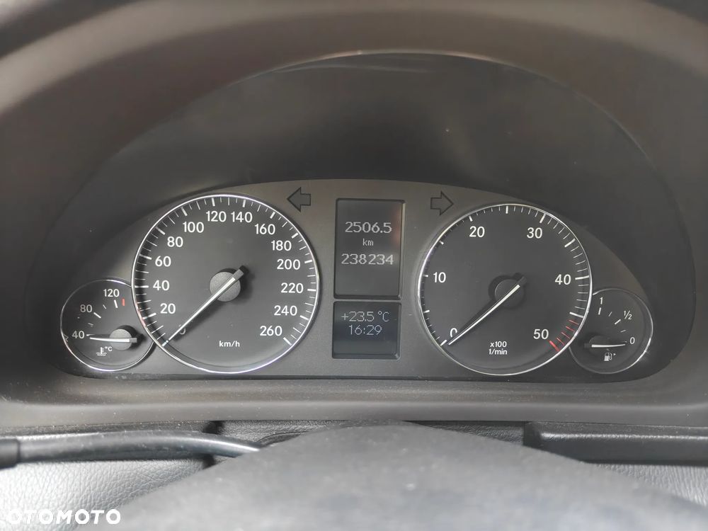 Mercedes-Benz Klasa C 220 T CDI Avantgarde - 18