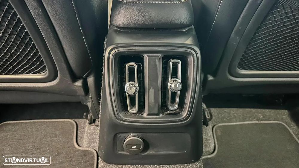 Volvo XC 40 1.5 T5 PHEV Inscription Expression - 28