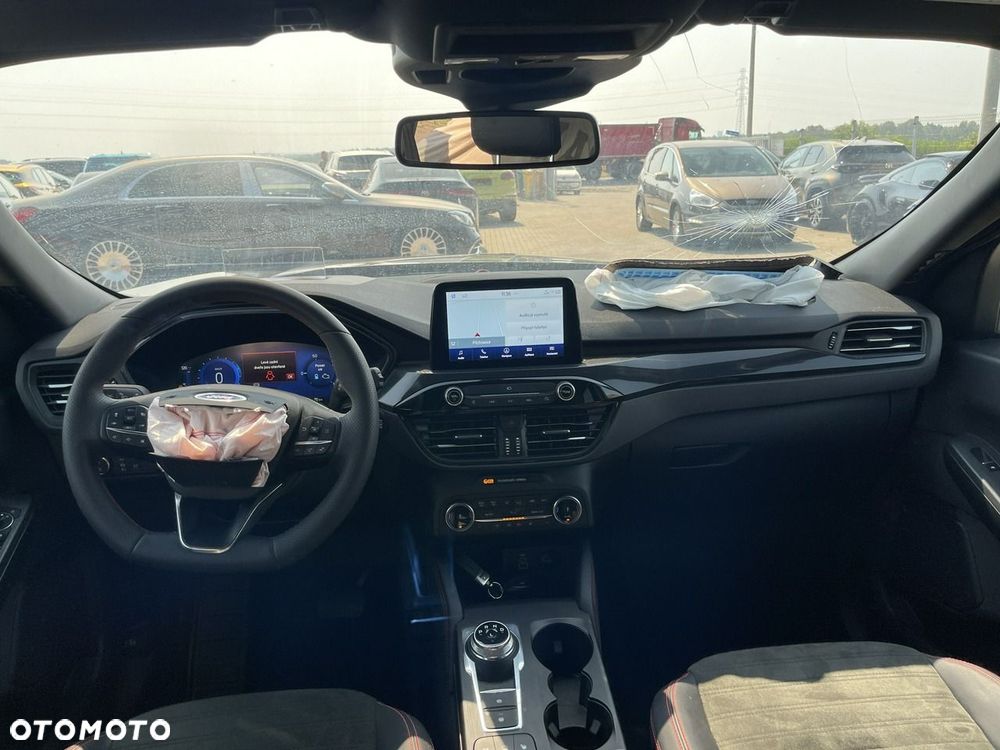 Ford Kuga 2.5 Duratec PHEV ST-LINE - 8