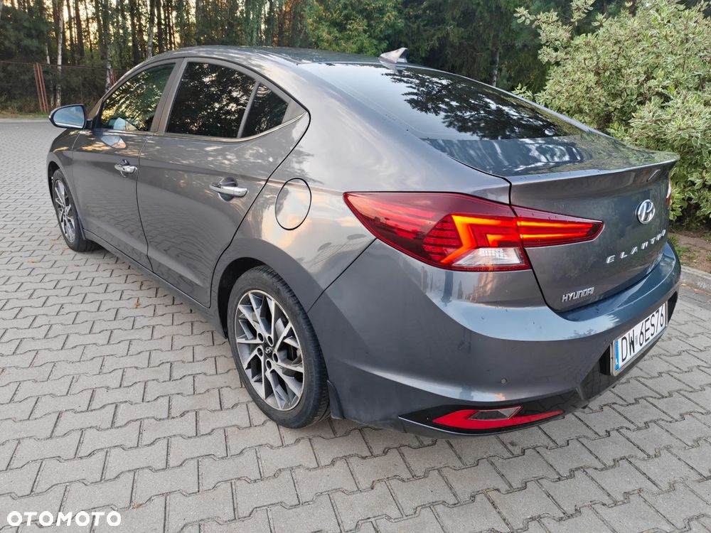 Hyundai Elantra 1.6 Style - 3