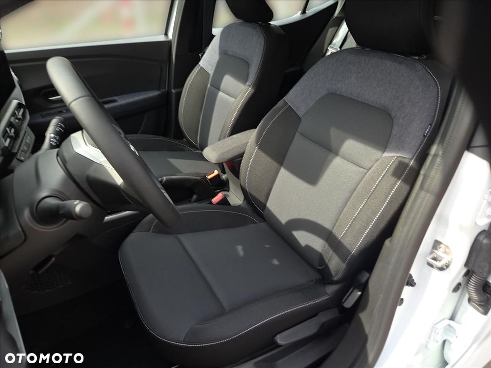Dacia Sandero - 8