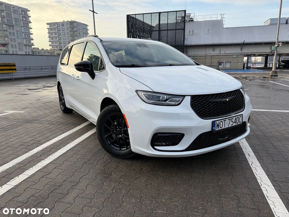 Chrysler Pacifica - 11