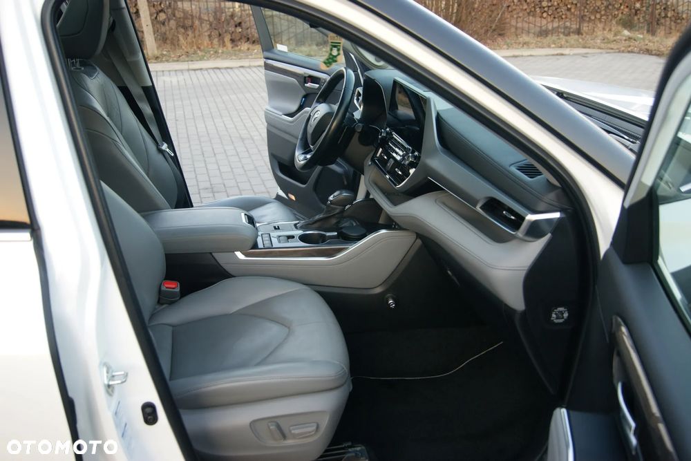 Toyota Highlander 2.5 Hybrid Executive Style - 23