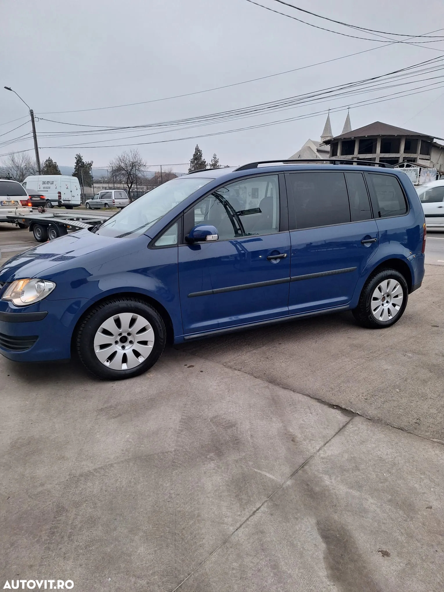 Volkswagen Touran 1.9 TDI Conceptline - 3