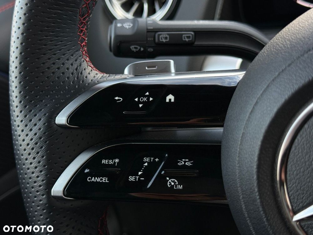 Mercedes-Benz GLB 200 AMG Line 7G-DCT - 16