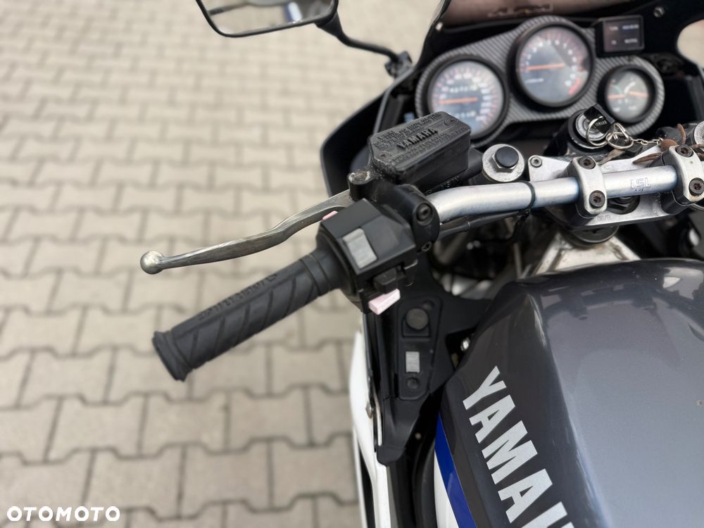 Yamaha FZ - 24