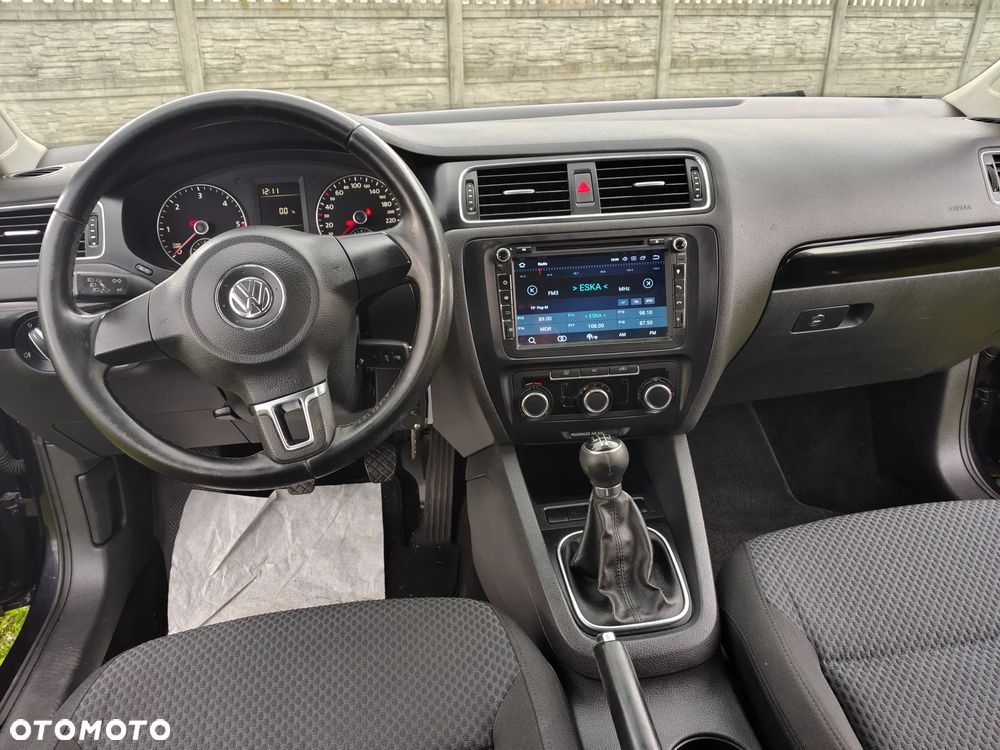 Volkswagen Jetta 1.6 TDI Blue Motion Technology Match - 9
