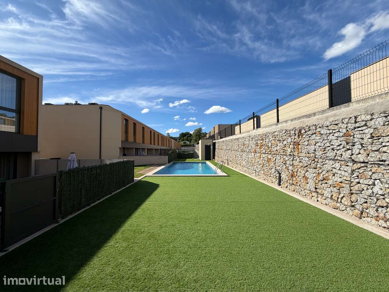 Moradia T3 moderna em Condomínio Fechado com Piscina - Grande imagem: 3/39
