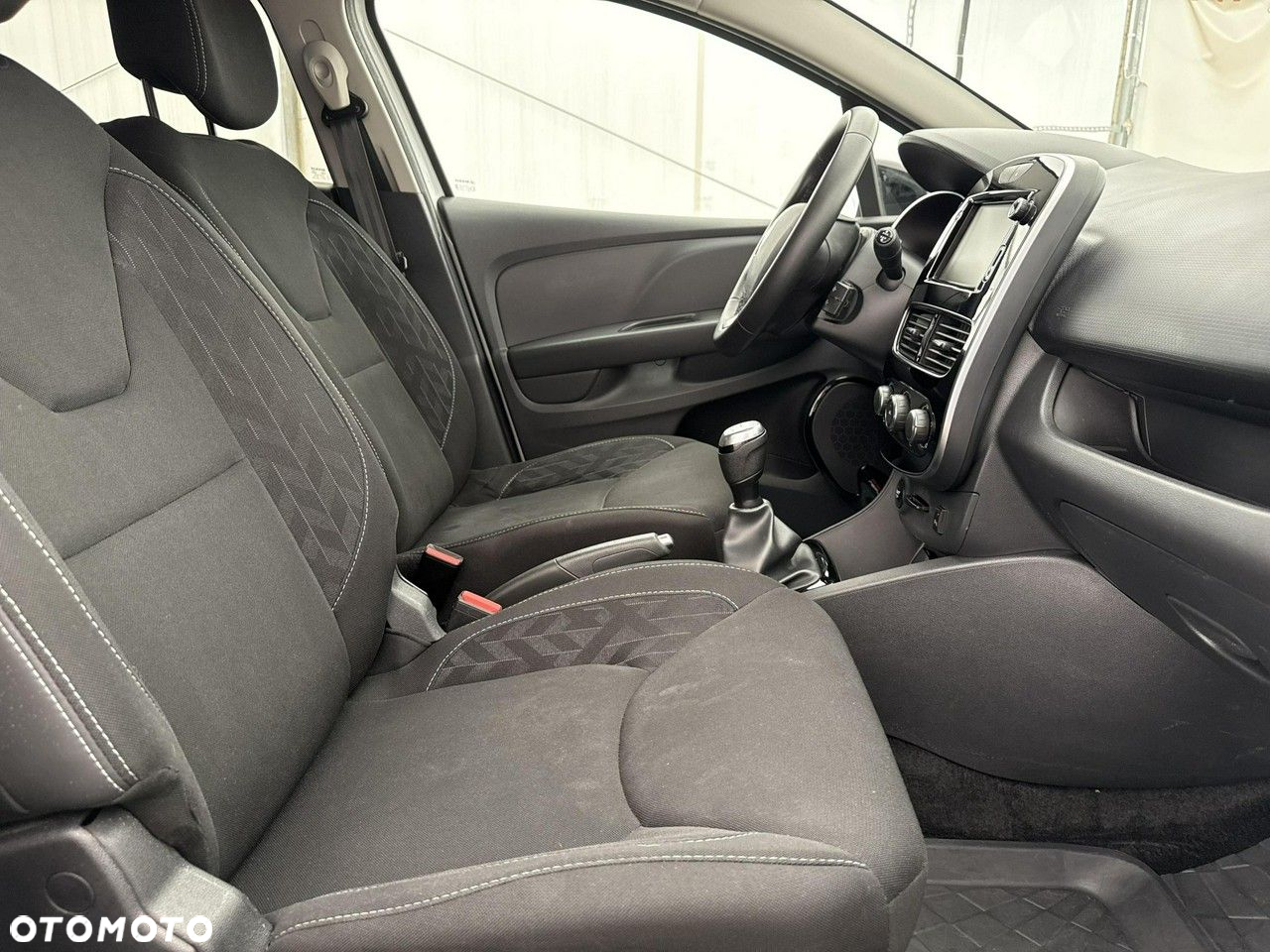 Renault Clio - 25