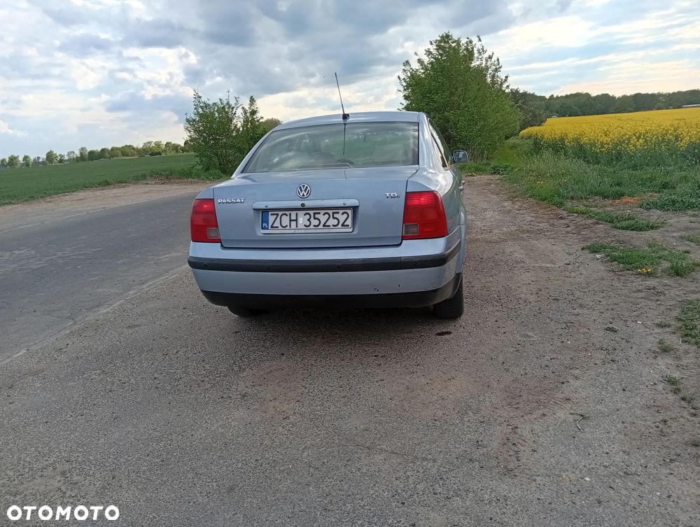 Volkswagen Passat 1.9 TDI CL - 7