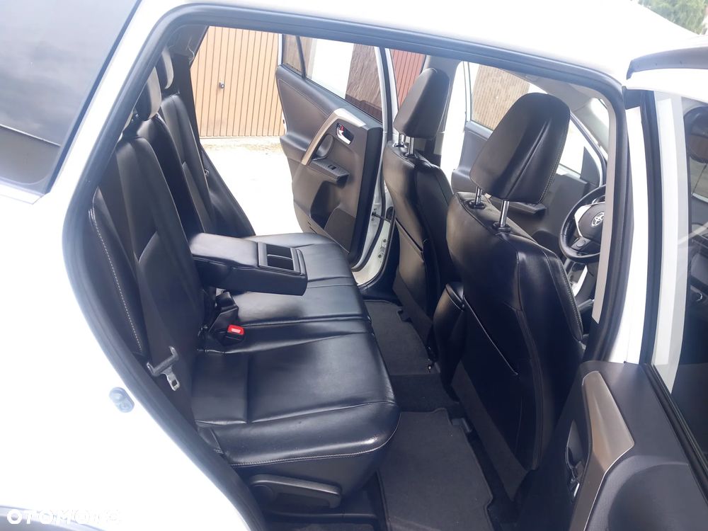 Toyota RAV4 2.2 D-4D 4x4 Executive - 24