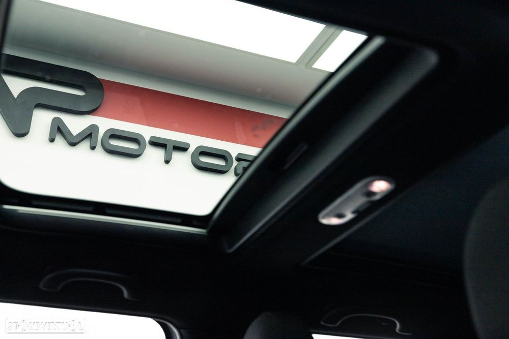 MINI 5 Portas Cooper D Auto - 23