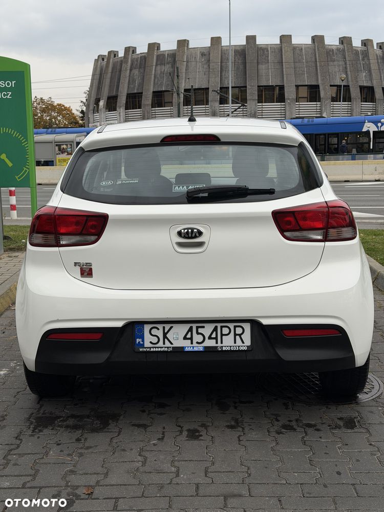 Kia Rio - 5