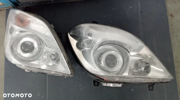 Lampa prawy przód Mercedes W906 Xenon