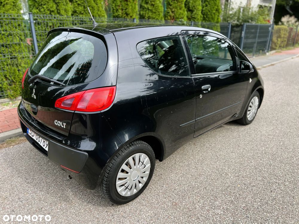 Mitsubishi Colt - 4