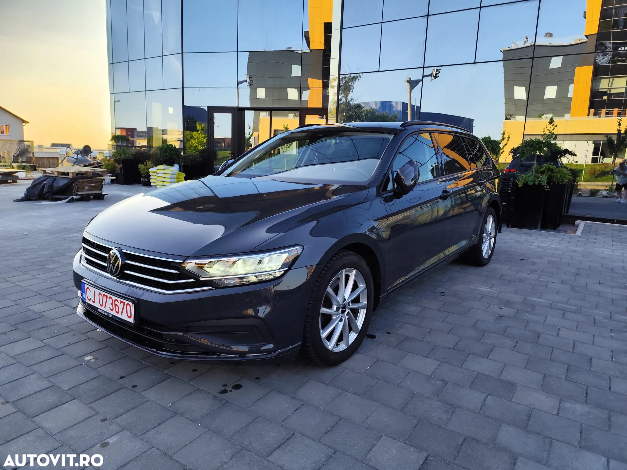 Volkswagen Passat Variant 2.0 TDI DSG Comfortline - 2