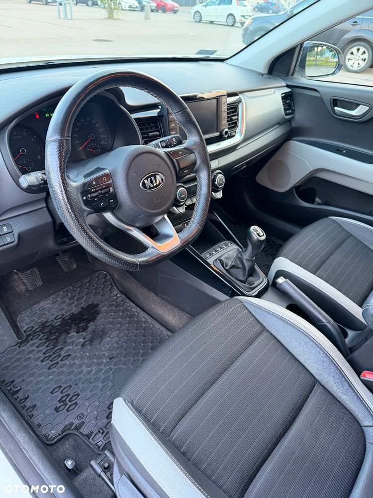 Kia Stonic 1.4 L - 7