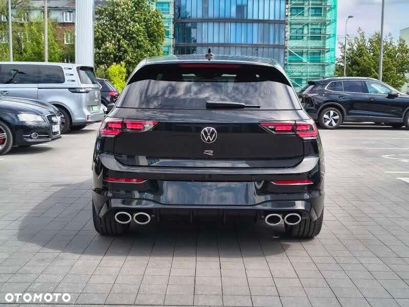Volkswagen Golf - 6
