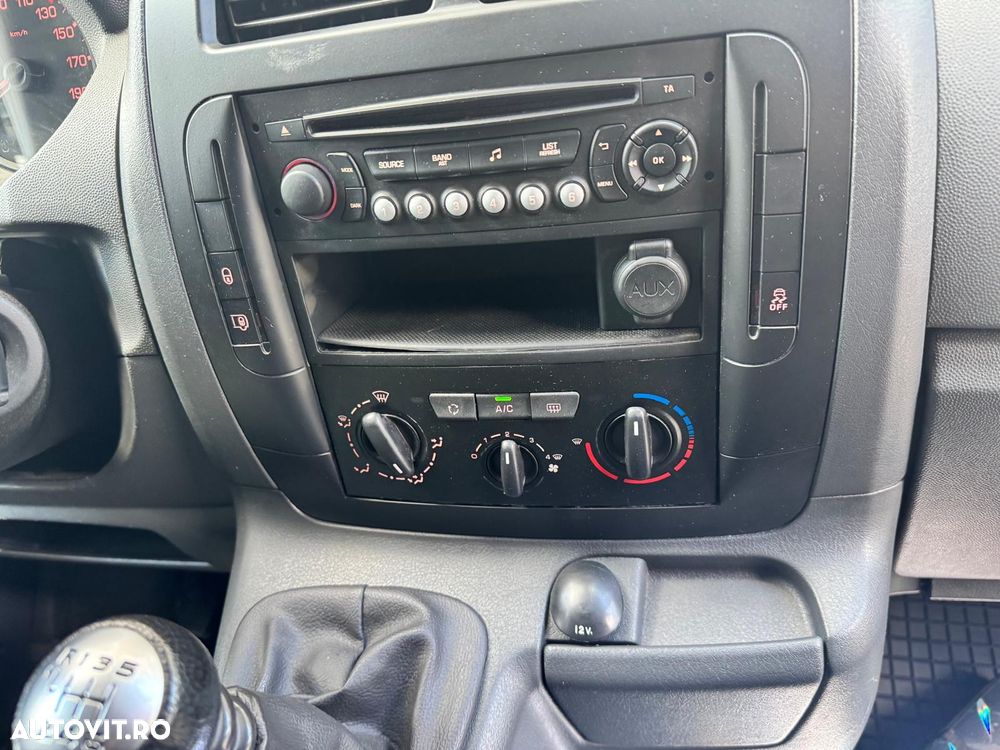 Peugeot Expert Combi L2H1 2.0 BlueHDI S&S - 11