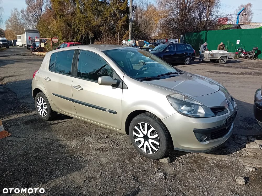 *RENAULT CLIO III* Samochód na części - 1