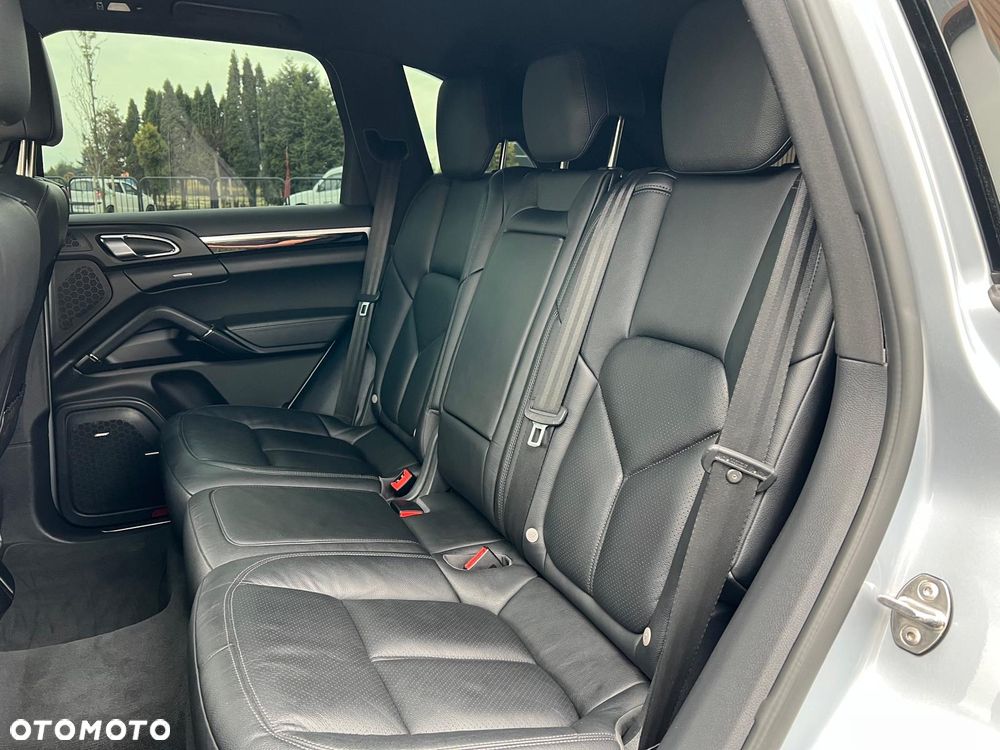 Porsche Cayenne - 33