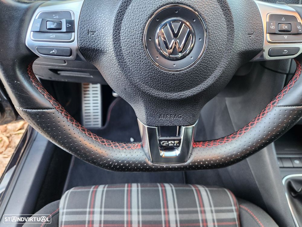 VW Golf 2.0 GTI Edition 35 - 22