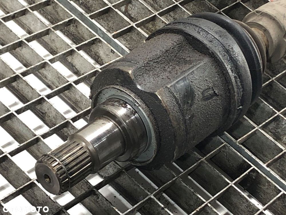 PÓŁOŚ LEWY PRZÓD  MITSUBISHI ASX (GA_W_) 2009 - 2022 1.8 DI-D 110 kW [150 KM] olej napędowy - 2