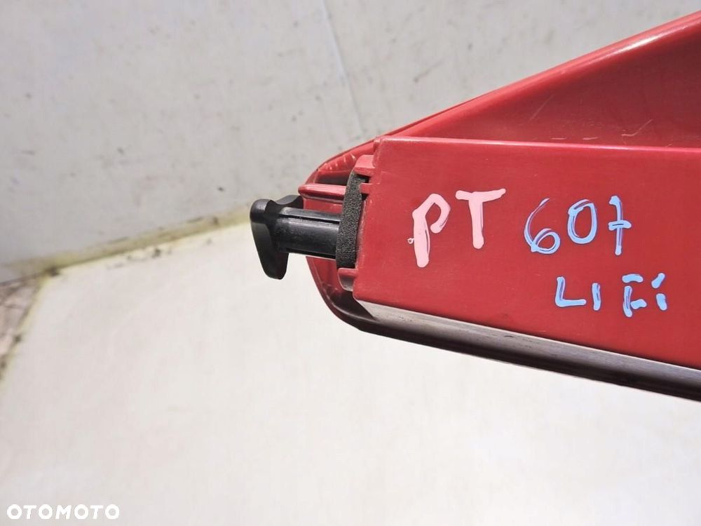 LAMPA PRAWA TYLNA TYŁ PEUGEOT 607 LIFT - 2