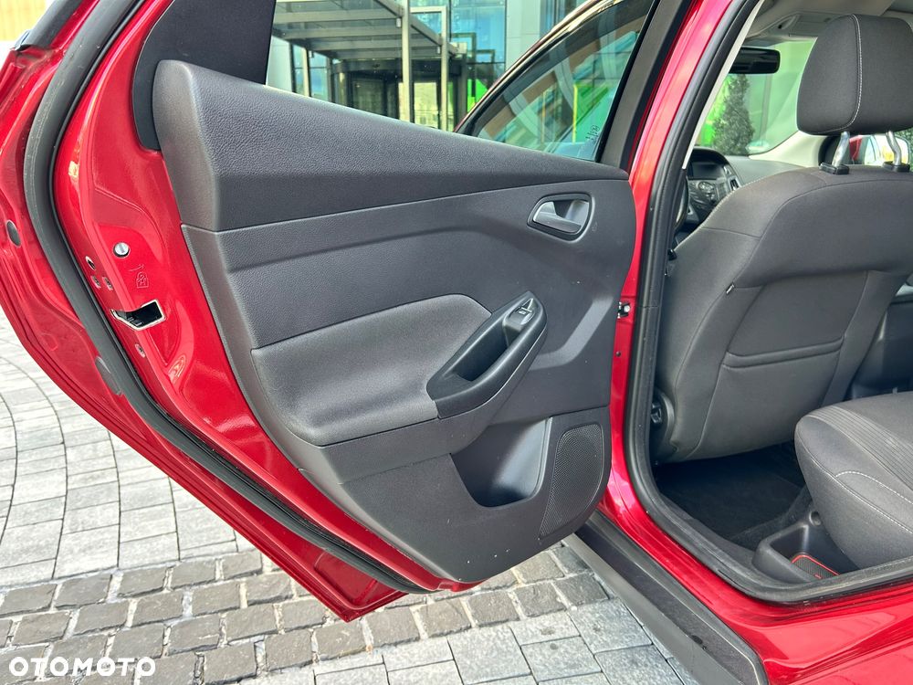 Ford Focus 1.6 EcoBoost Titanium - 18