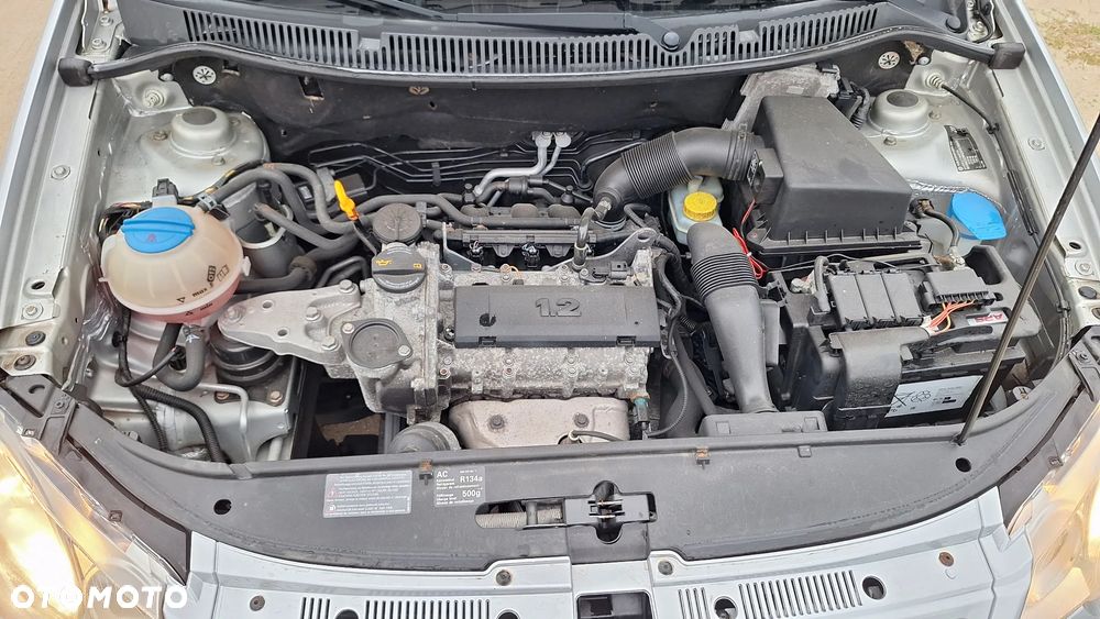 Volkswagen Polo 1.2 Comfortline - 24