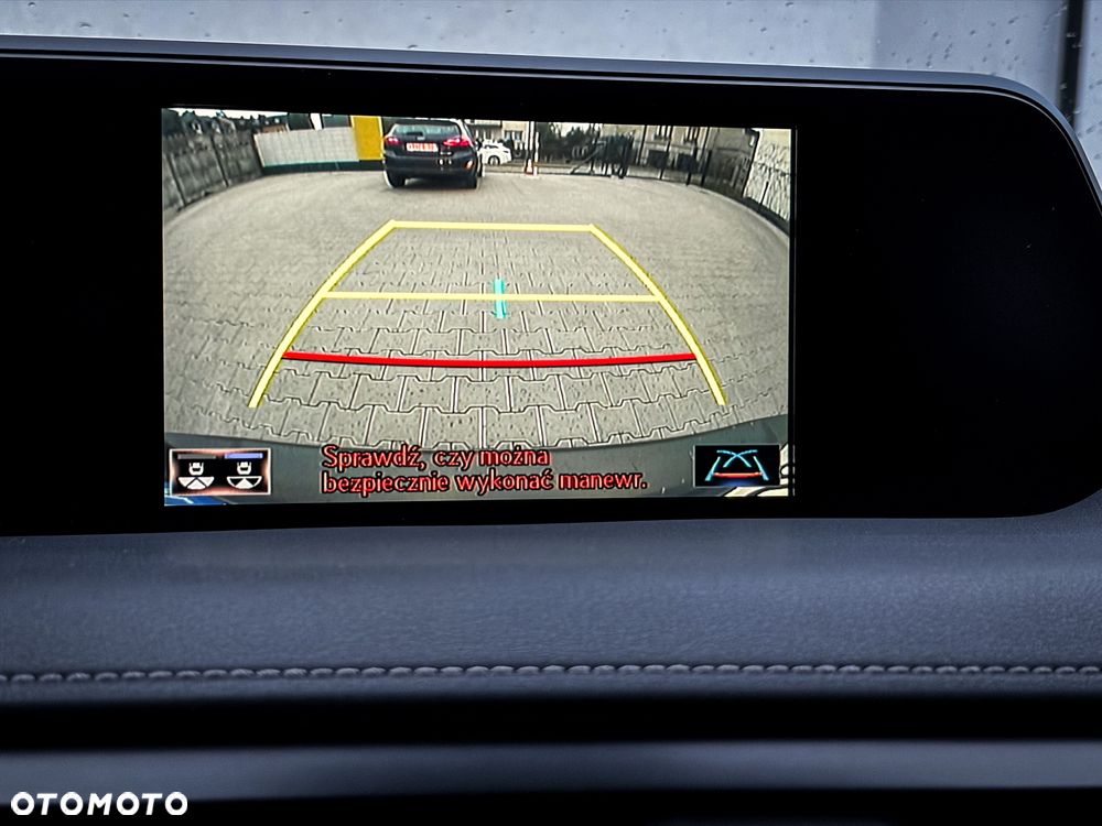 Lexus UX 250h Executive Line - 28