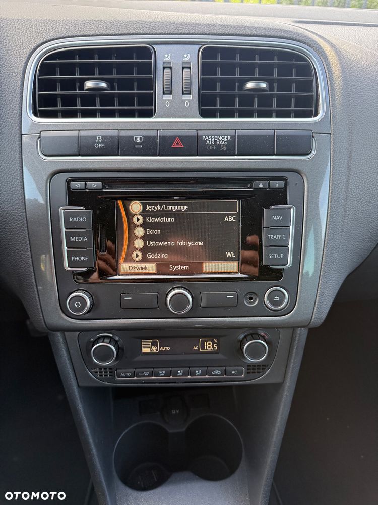 Volkswagen Polo 1.4 16V Highline - 17