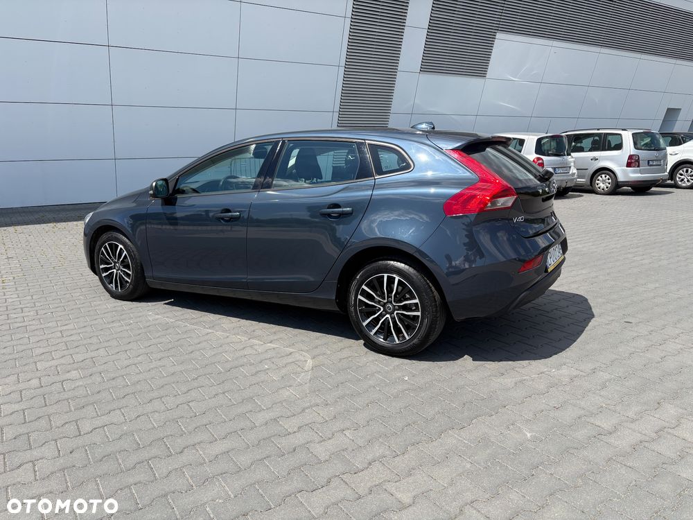 Volvo V40 D2 Momentum - 9