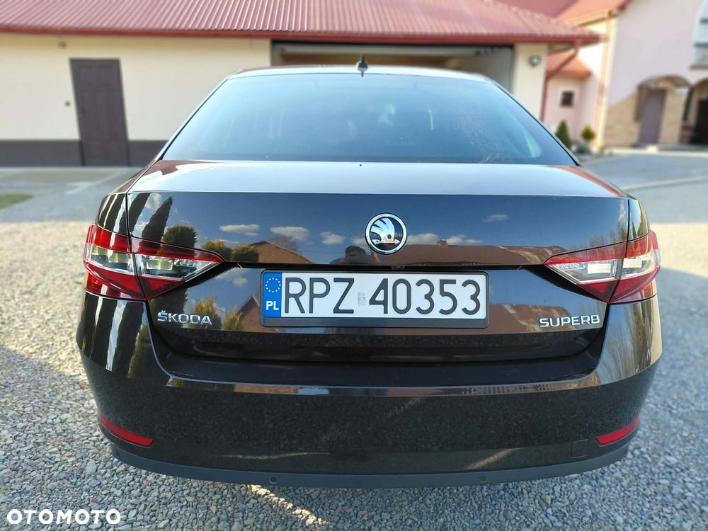 Skoda Superb 1.6 TDI GreenLine - 4